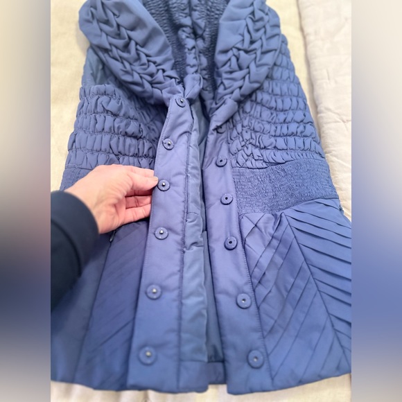 💙Elie Tahari Blue Puffer Vest Medium💙 - Picture 7 of 10